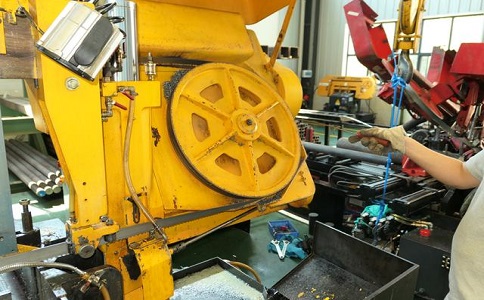 如何解决白玉卧式金属带锯床切削时出现的断带现象？